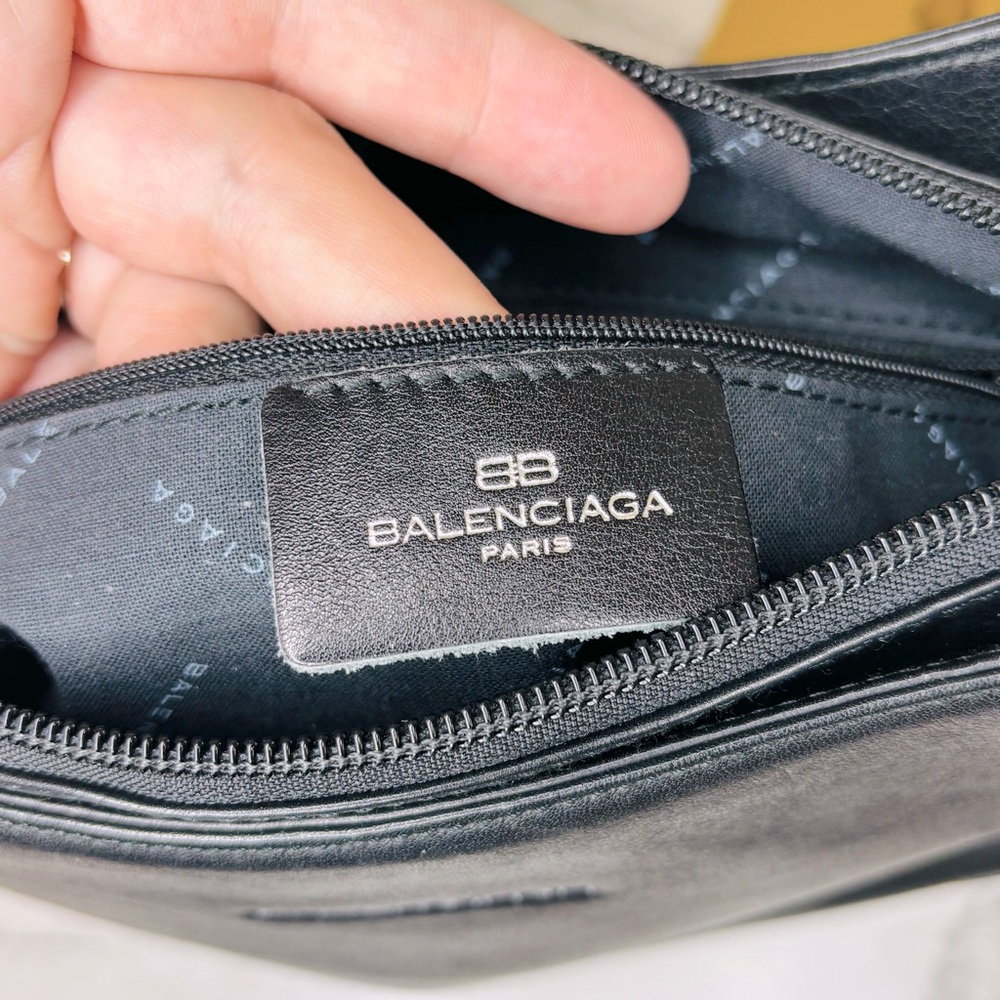 Balenciaga Black Leather‎ Women’s Shoulder Bag Luxury Designer - Picture 9 of 11